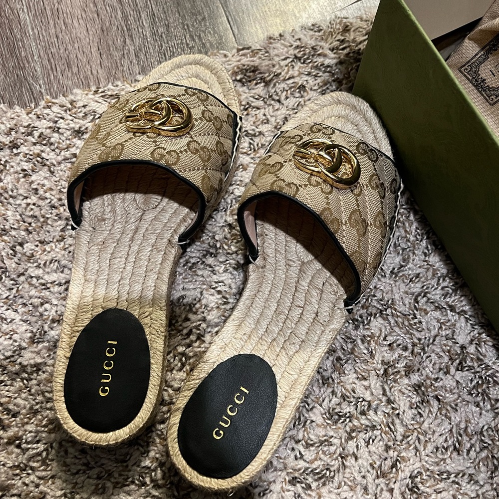 Gucci GG Matelassé Canvas Espadrille Sandal size 38/ size 7, brand new